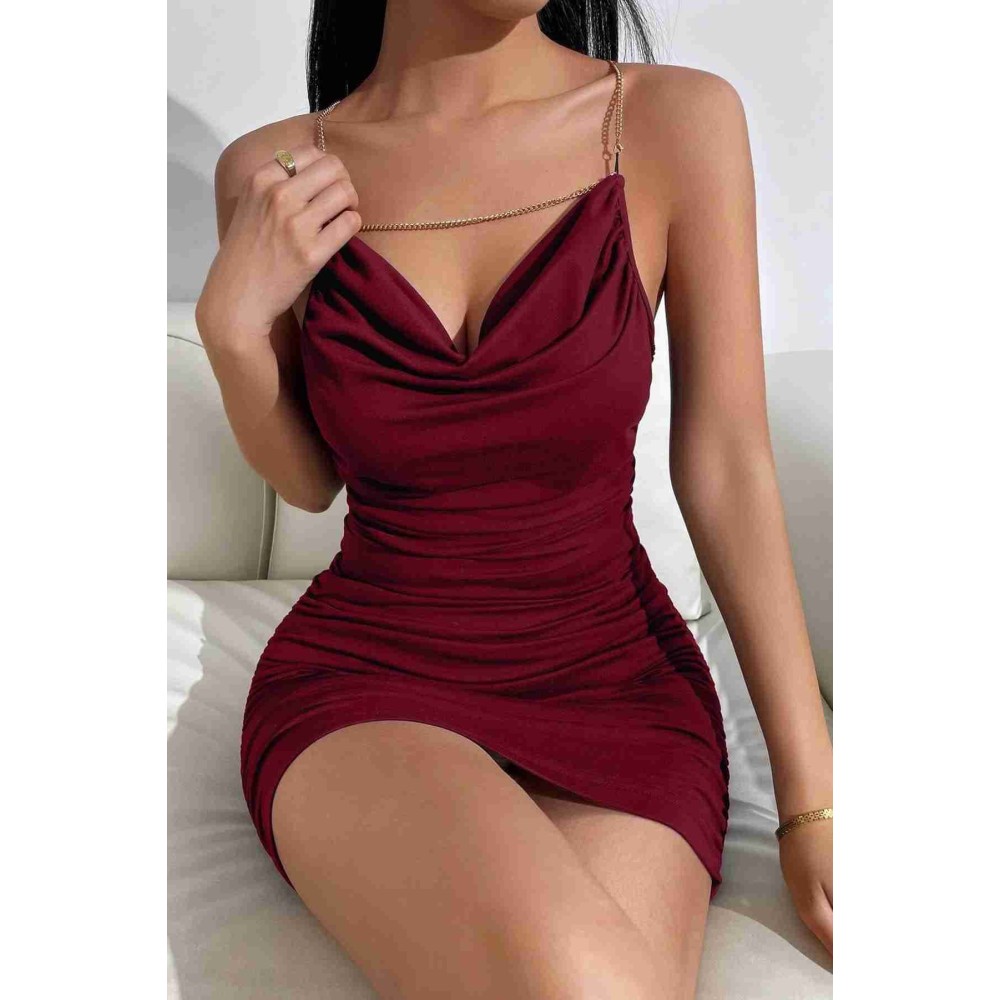 Merry See Sexy mini φόρεμα με χρυσή αλυσίδα Μπορντό Merry See Sexy mini φόρεμα με χρυσή αλυσίδα Μπορντό