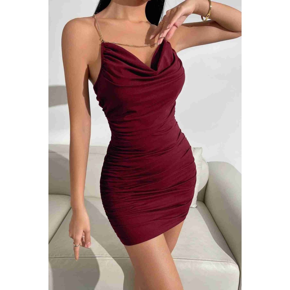 Merry See Sexy mini φόρεμα με χρυσή αλυσίδα Μπορντό Merry See Sexy mini φόρεμα με χρυσή αλυσίδα Μπορντό
